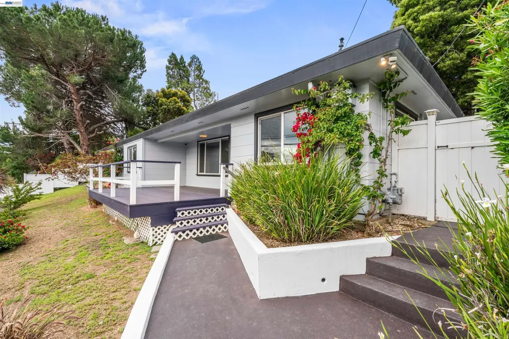 8019 Sterling Drive Oakland CA 94605