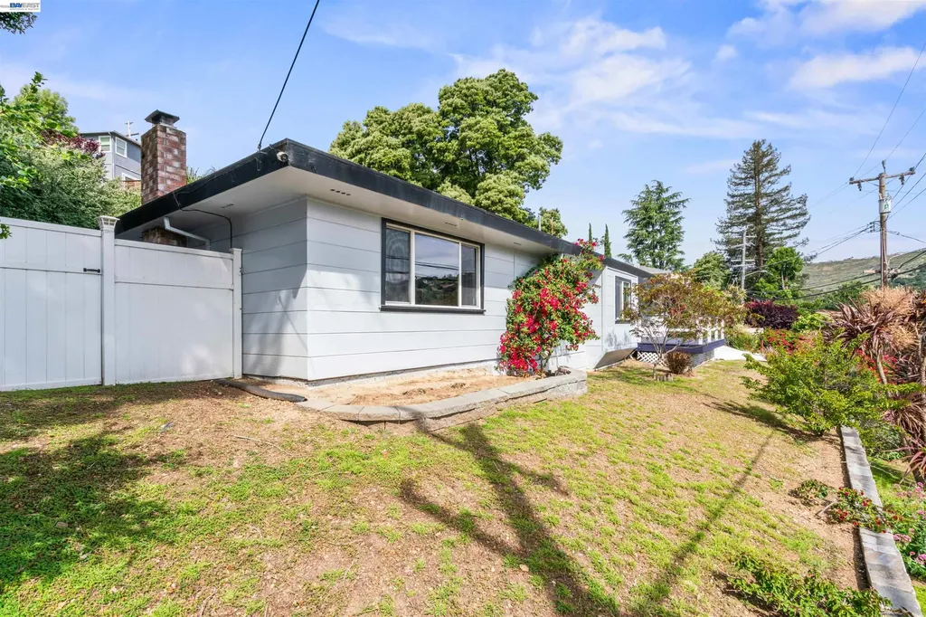 8019 Sterling Drive Oakland CA 94605