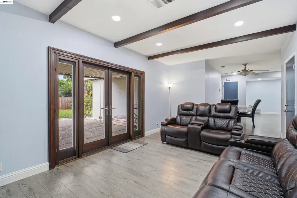 32252 Valiant Way Union City CA 94587