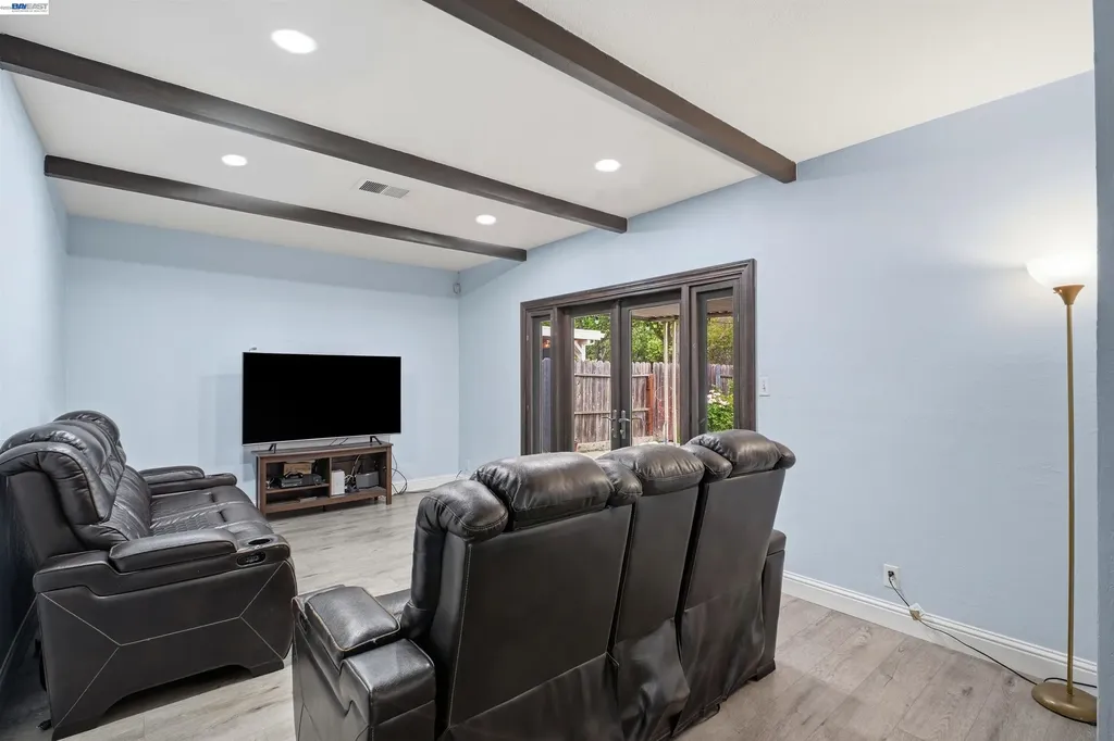32252 Valiant Way Union City CA 94587