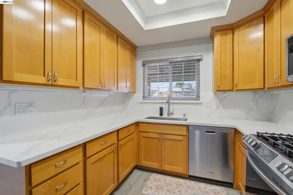 32252 Valiant Way Union City CA 94587