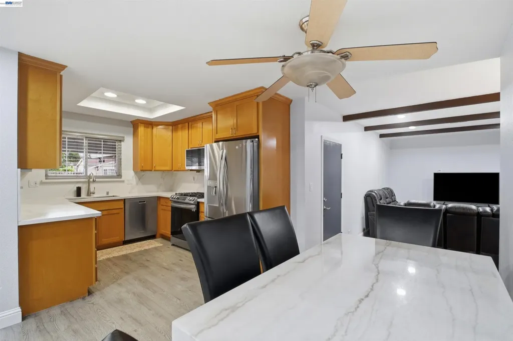 32252 Valiant Way Union City CA 94587
