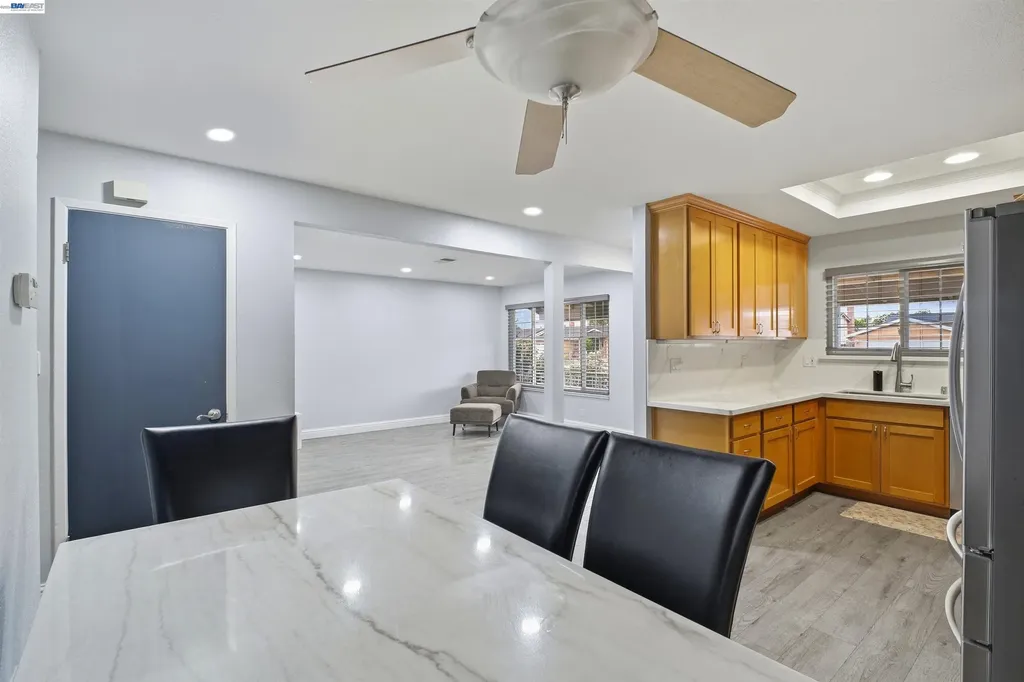 32252 Valiant Way Union City CA 94587