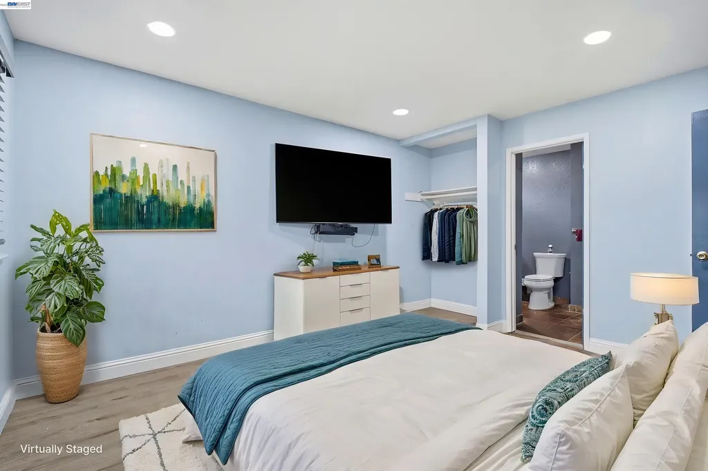 32252 Valiant Way Union City CA 94587