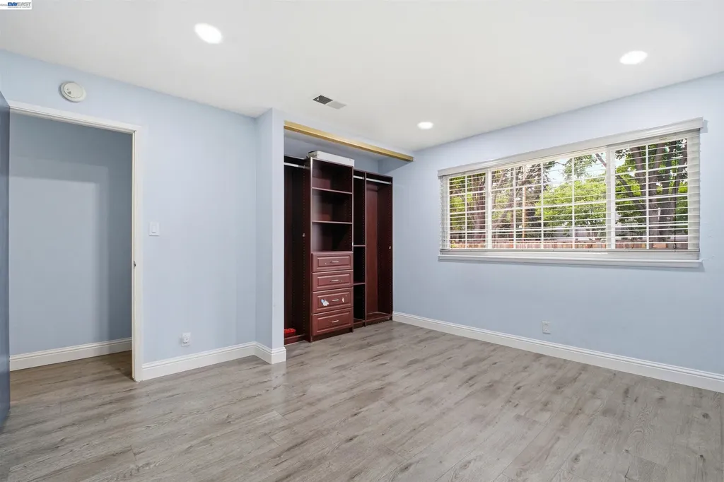 32252 Valiant Way Union City CA 94587
