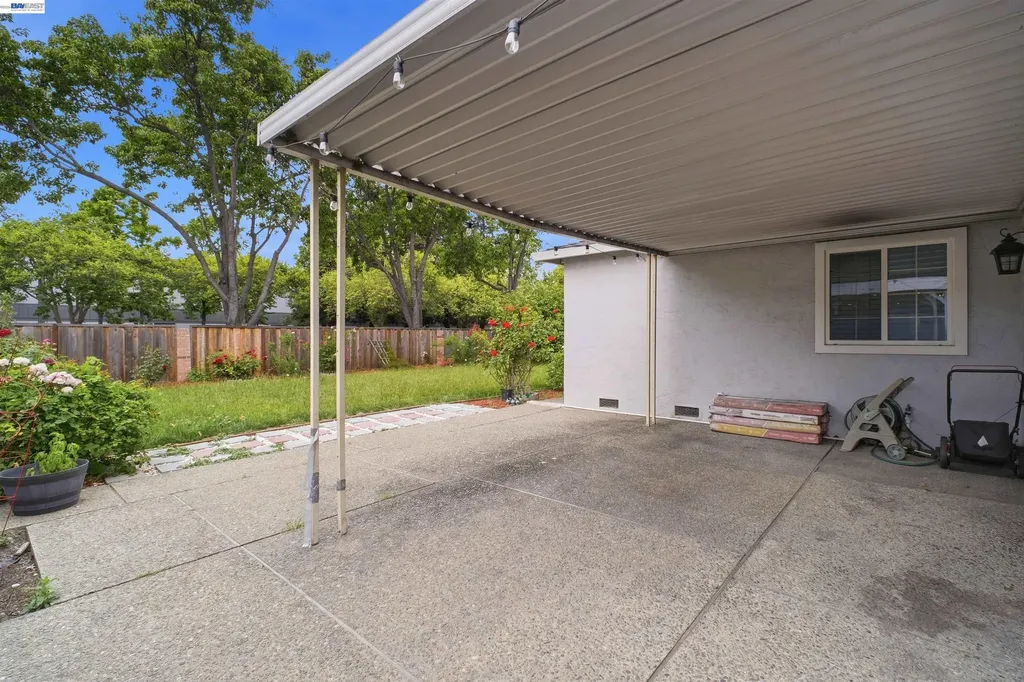 32252 Valiant Way Union City CA 94587
