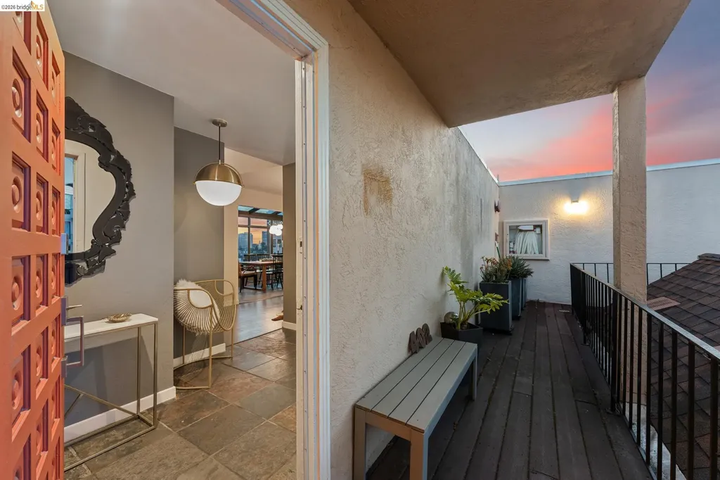 525 Mandana Boulevard Oakland CA 94610