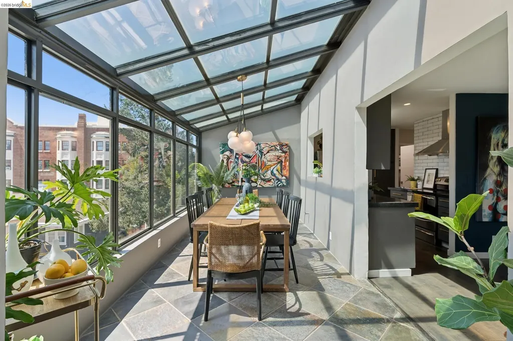 525 Mandana Boulevard Oakland CA 94610