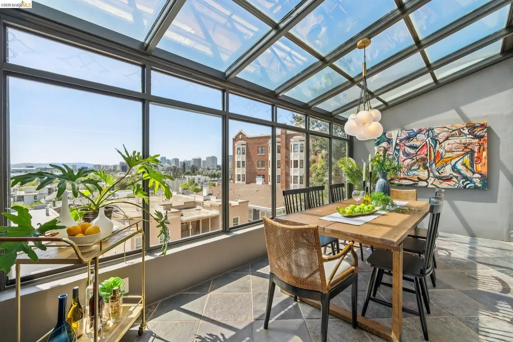 525 Mandana Boulevard Oakland CA 94610