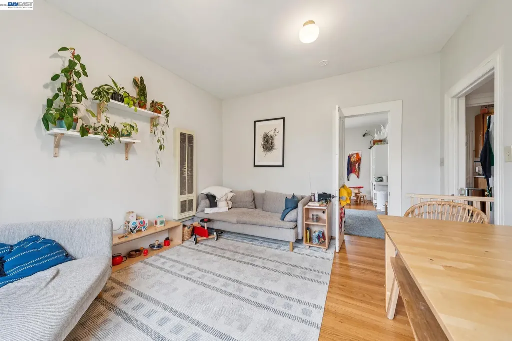 5227 Locksley Avenue Oakland CA 94618