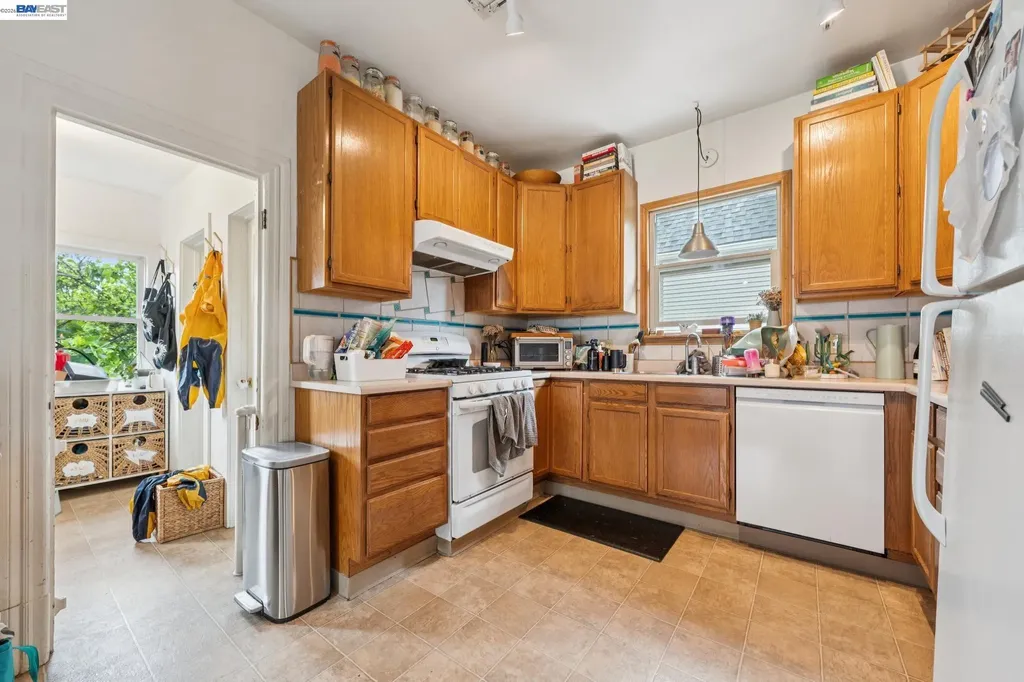 5227 Locksley Avenue Oakland CA 94618