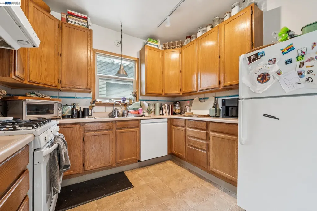 5227 Locksley Avenue Oakland CA 94618