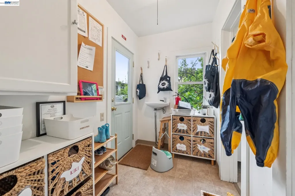 5227 Locksley Avenue Oakland CA 94618