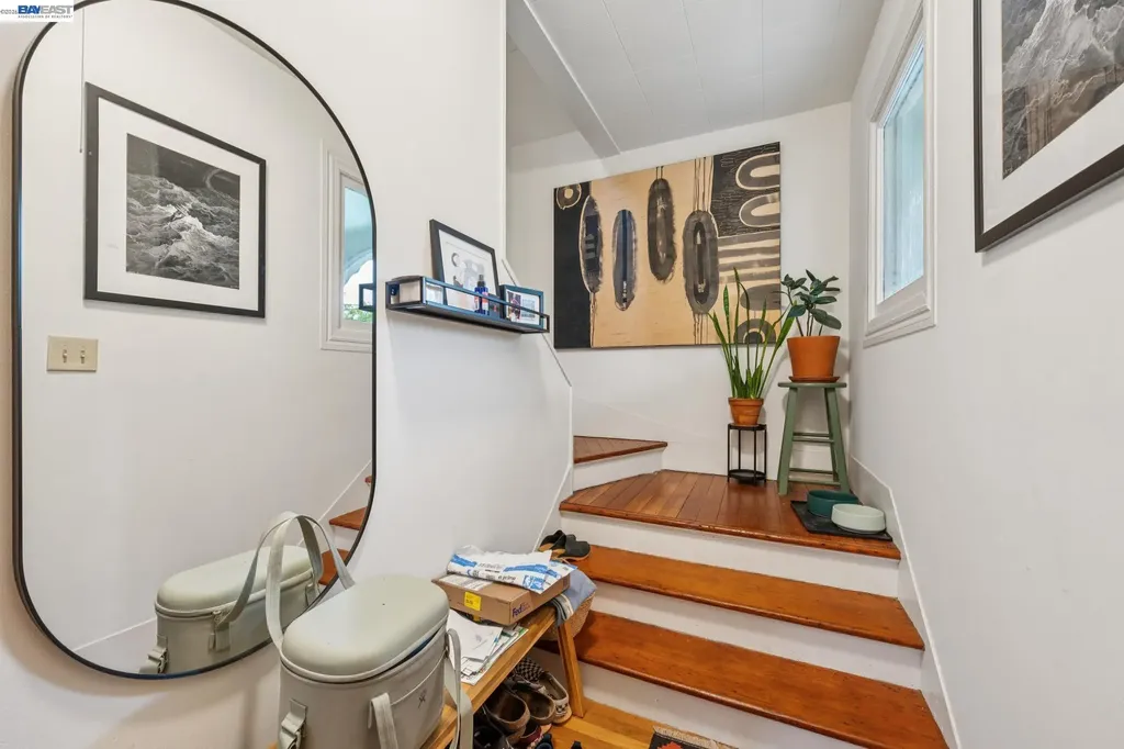 5227 Locksley Avenue Oakland CA 94618