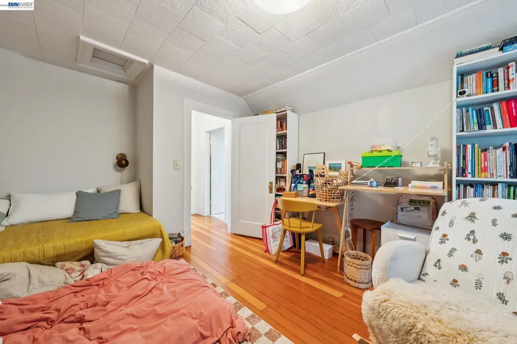 5227 Locksley Avenue Oakland CA 94618