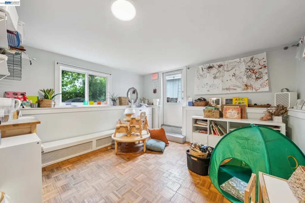 5227 Locksley Avenue Oakland CA 94618
