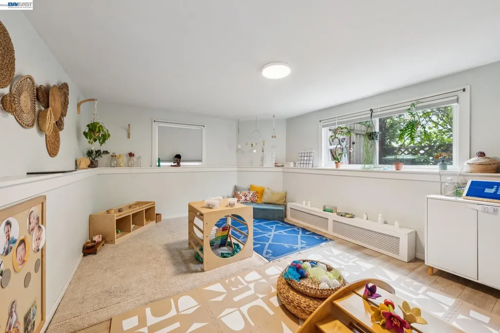 5227 Locksley Avenue Oakland CA 94618