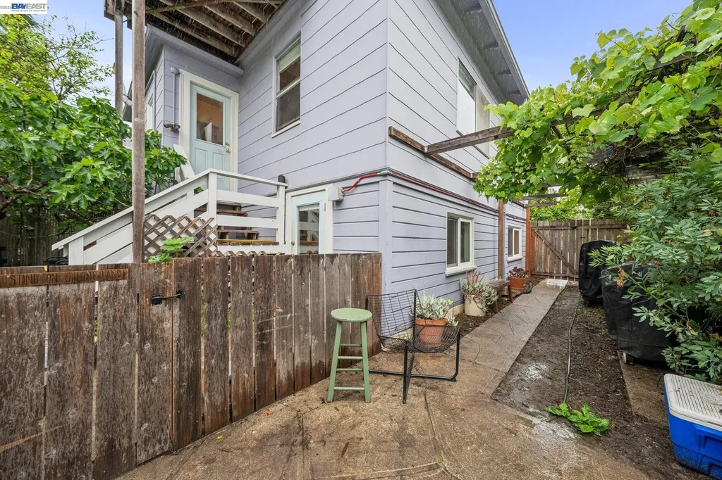 5227 Locksley Avenue Oakland CA 94618