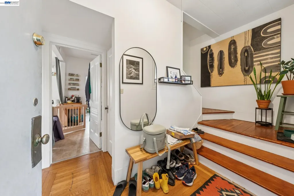 5227 Locksley Avenue Oakland CA 94618