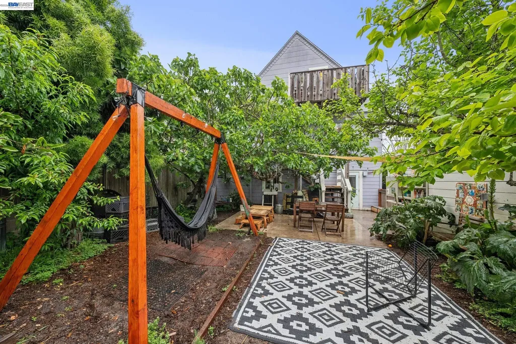 5227 Locksley Avenue Oakland CA 94618
