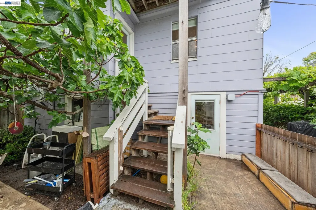 5227 Locksley Avenue Oakland CA 94618