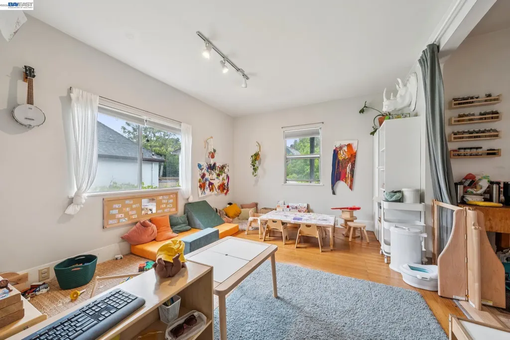 5227 Locksley Avenue Oakland CA 94618
