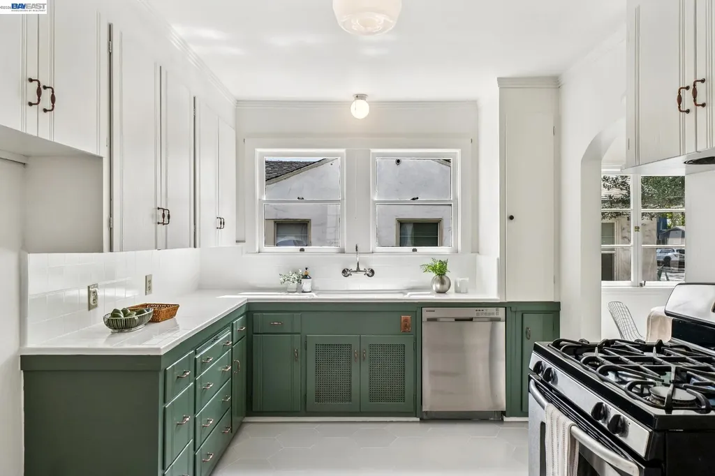 2843 Central Avenue Alameda CA 94501