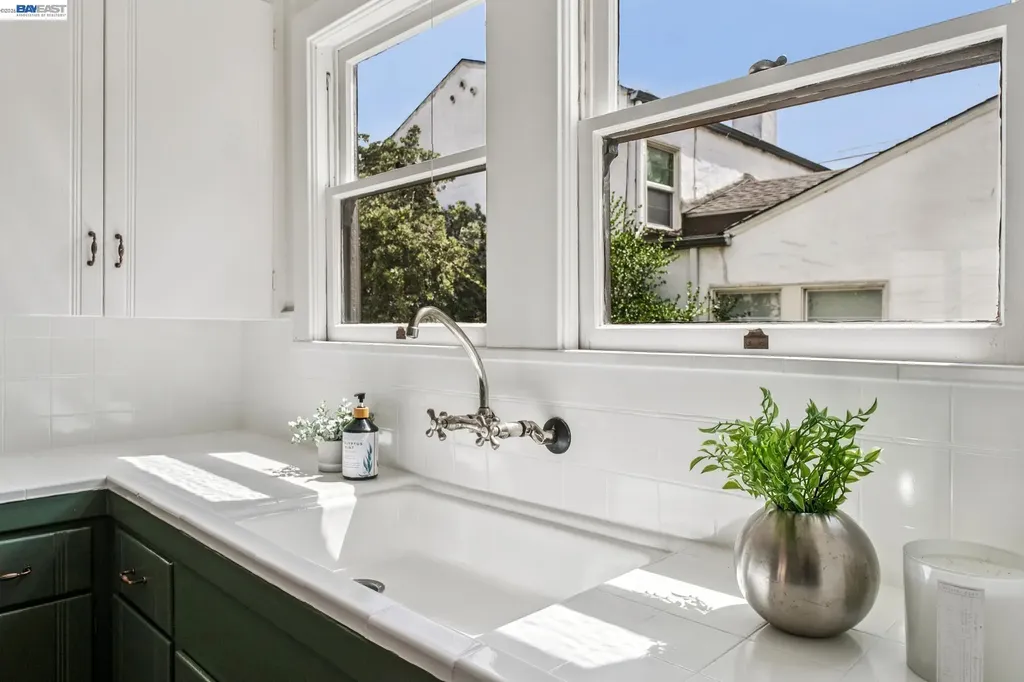 2843 Central Avenue Alameda CA 94501