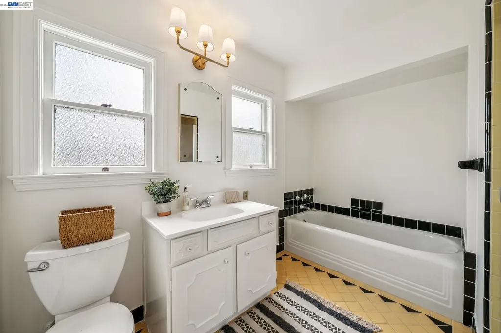 2843 Central Avenue Alameda CA 94501