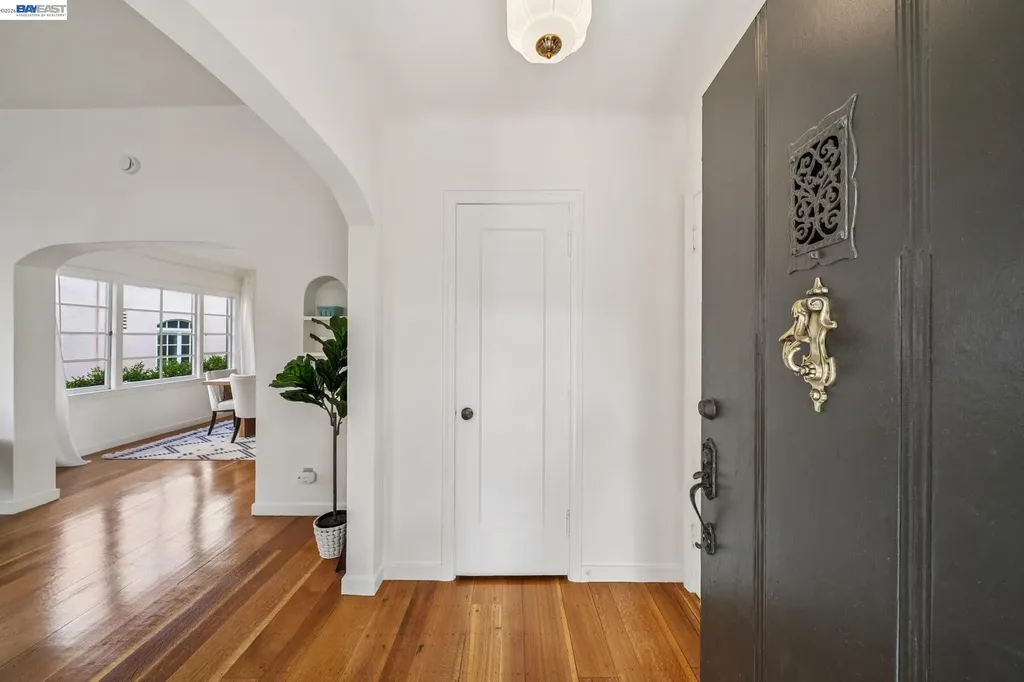 2843 Central Avenue Alameda CA 94501
