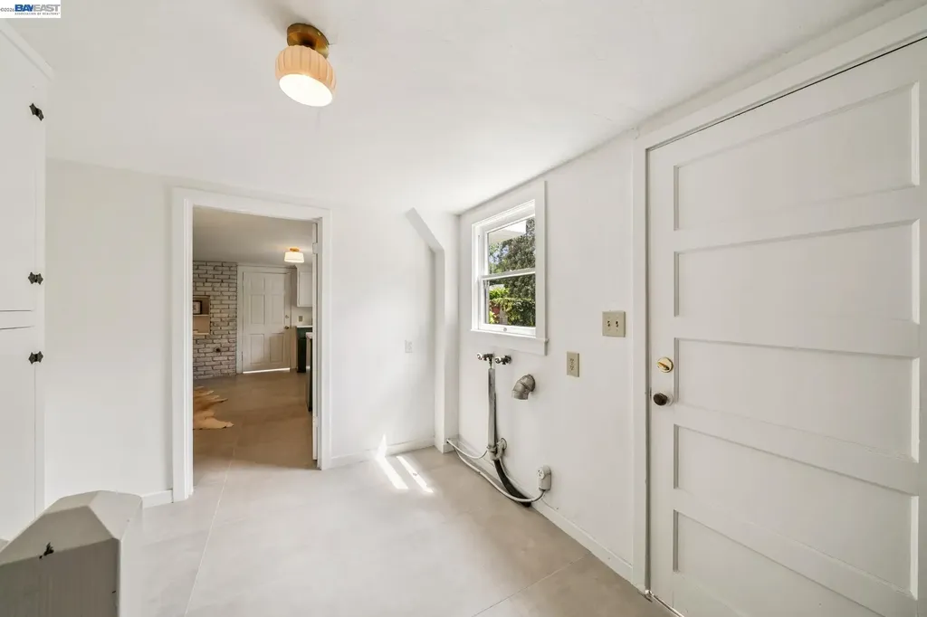 2843 Central Avenue Alameda CA 94501