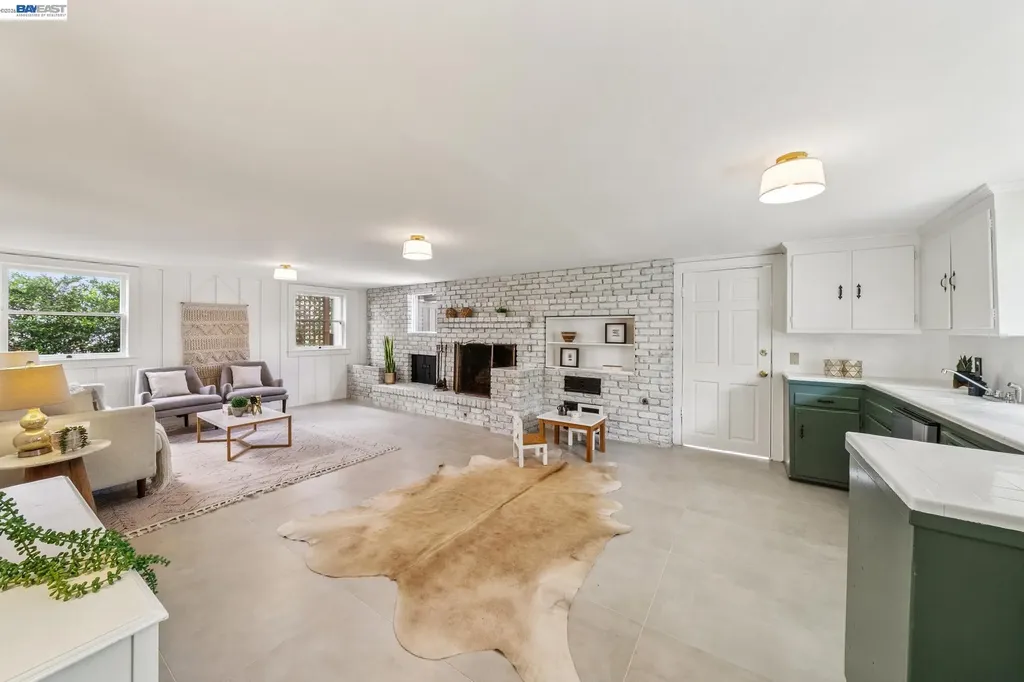 2843 Central Avenue Alameda CA 94501