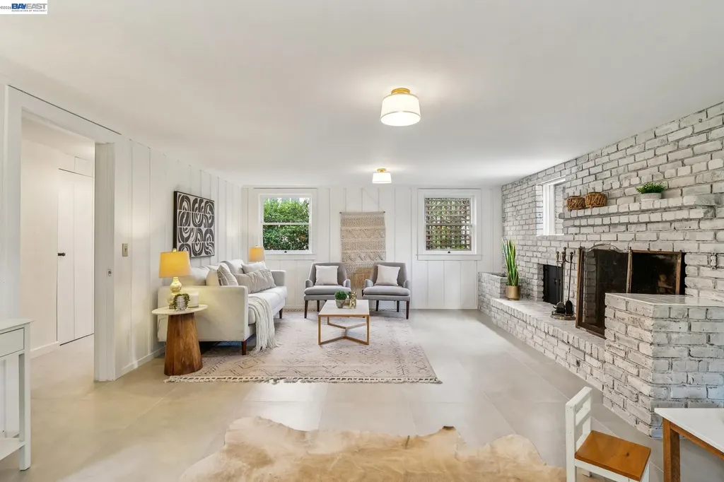 2843 Central Avenue Alameda CA 94501