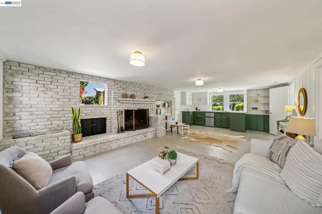 2843 Central Avenue Alameda CA 94501