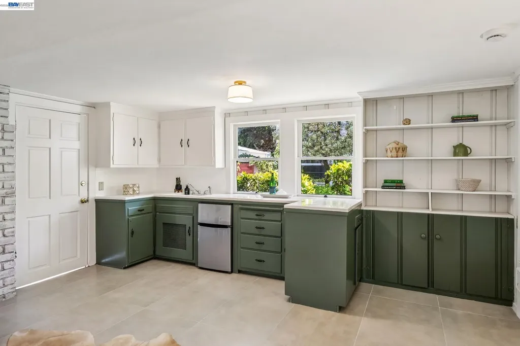 2843 Central Avenue Alameda CA 94501