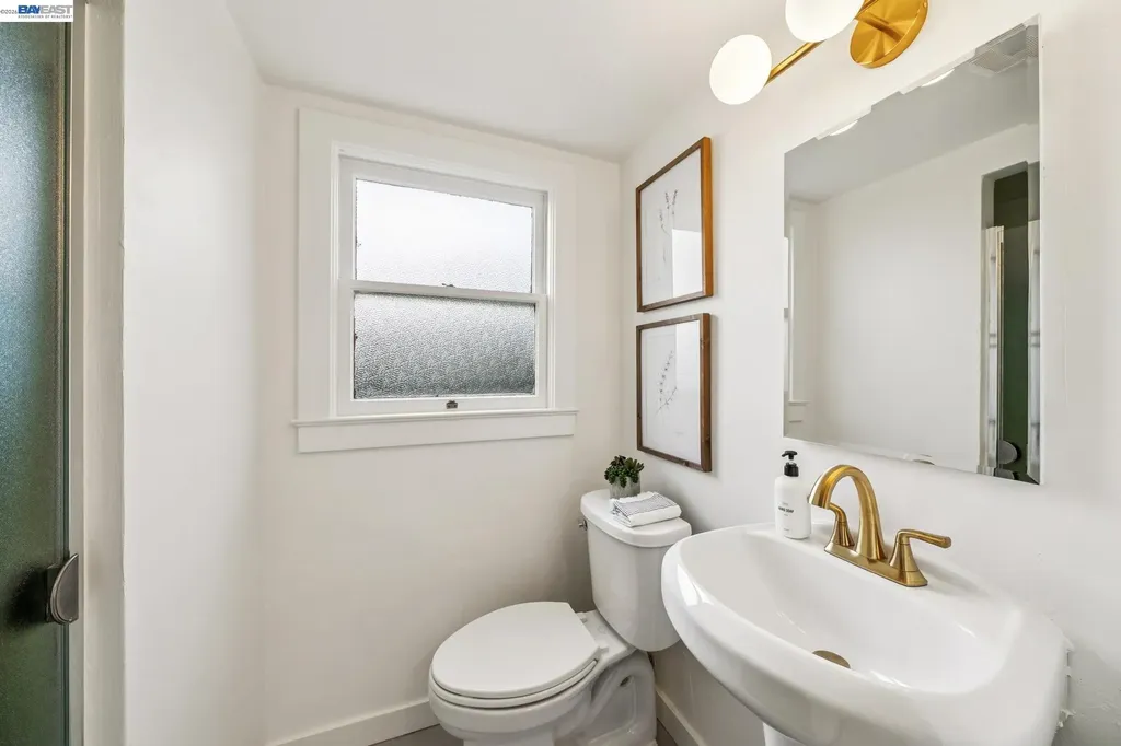 2843 Central Avenue Alameda CA 94501