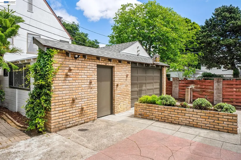 2843 Central Avenue Alameda CA 94501