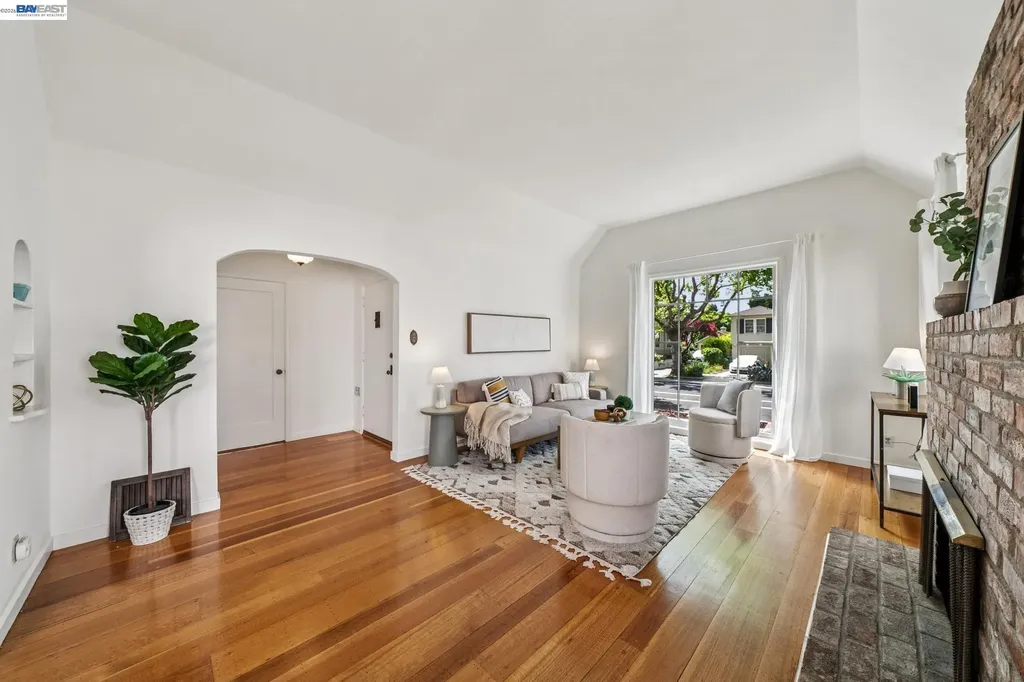 2843 Central Avenue Alameda CA 94501