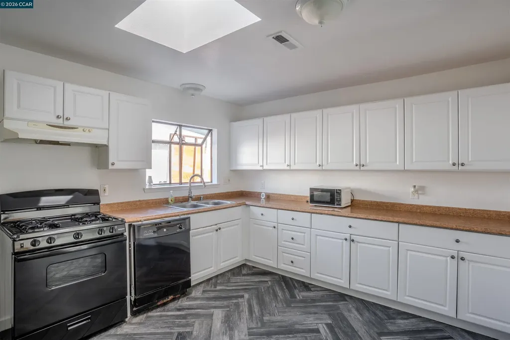52 Bell Drive Pittsburg CA 94565