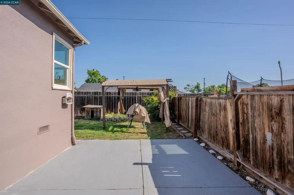 52 Bell Drive Pittsburg CA 94565