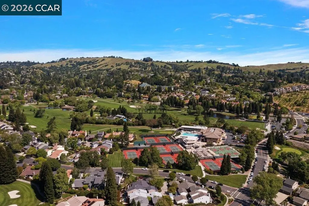 39 Sea Pines Street Moraga CA 94556
