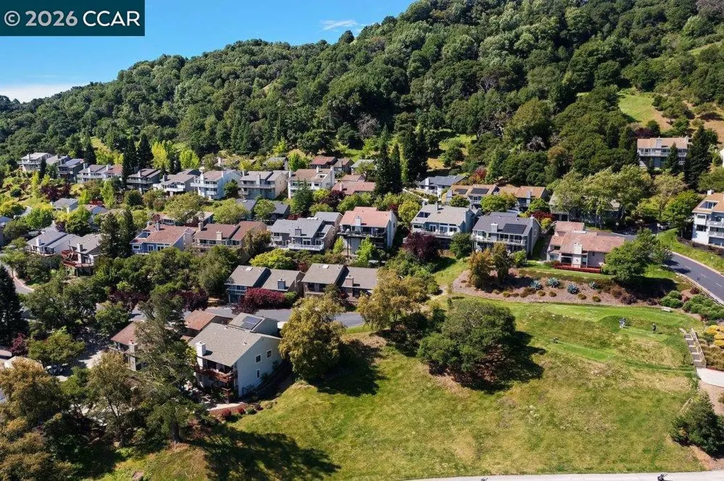 39 Sea Pines Street Moraga CA 94556