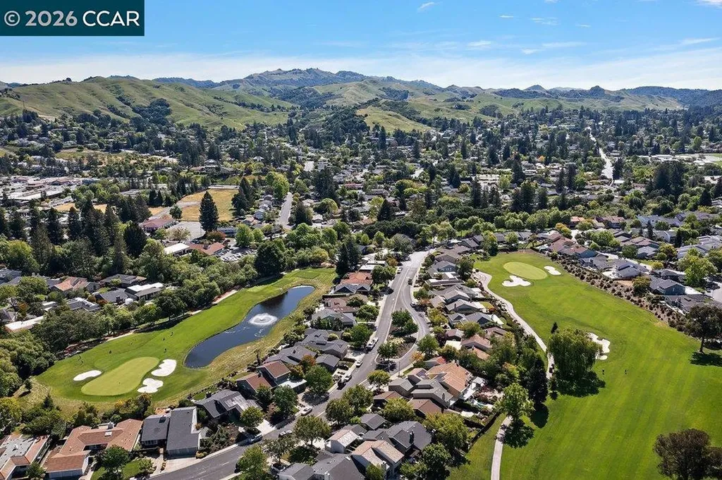 39 Sea Pines Street Moraga CA 94556