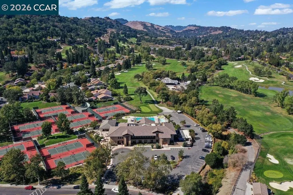 39 Sea Pines Street Moraga CA 94556