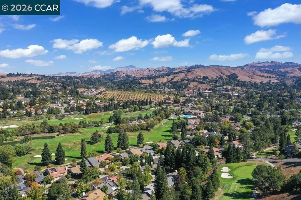 39 Sea Pines Street Moraga CA 94556