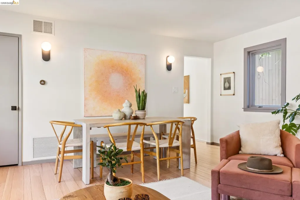 7403 Skyline Boulevard Oakland CA 94611