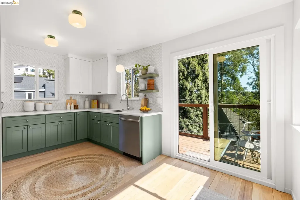 7403 Skyline Boulevard Oakland CA 94611