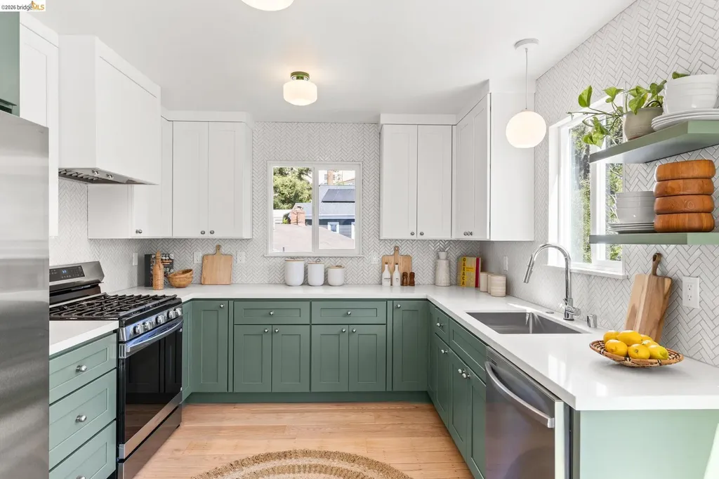 7403 Skyline Boulevard Oakland CA 94611