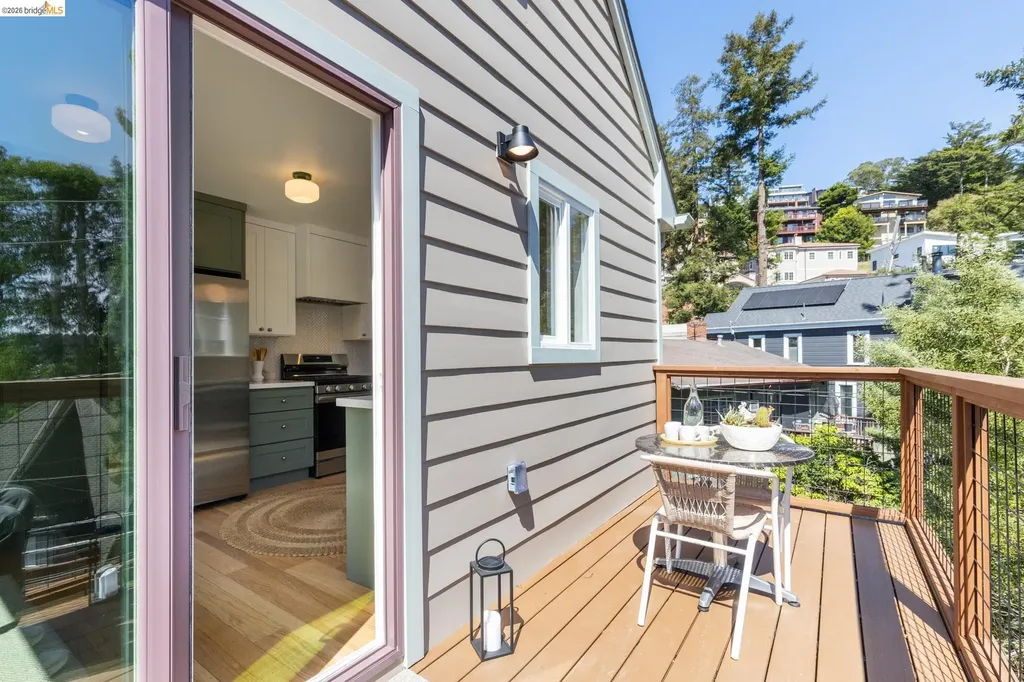 7403 Skyline Boulevard Oakland CA 94611