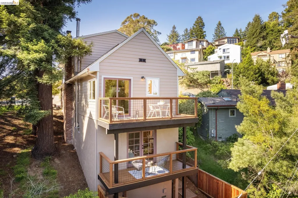7403 Skyline Boulevard Oakland CA 94611